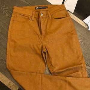 Levi’s high rise jeans size 6/28